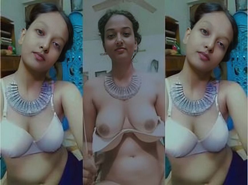 Sexy Indian Mall Shows Her Nude Body