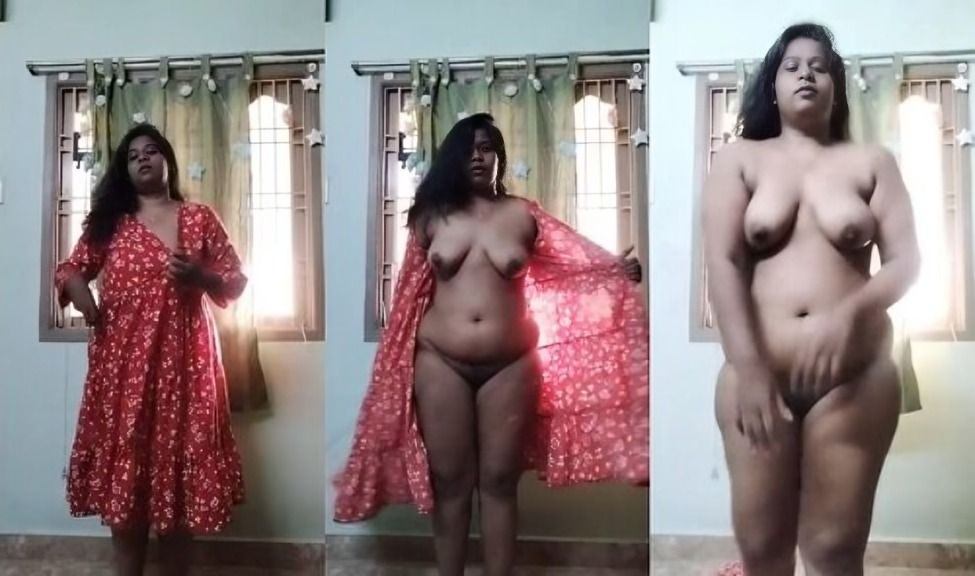 Sexy Indian Mall Shows Her Nude Body Aunty