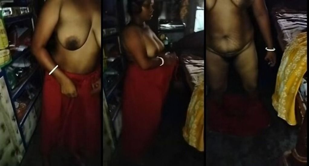 Indian Vlg Bhabhi Shows Her Nude Body For Hubby Dark Room