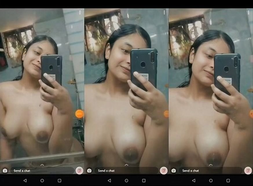 Cute Indian Girl Record Her Nude Selfie
