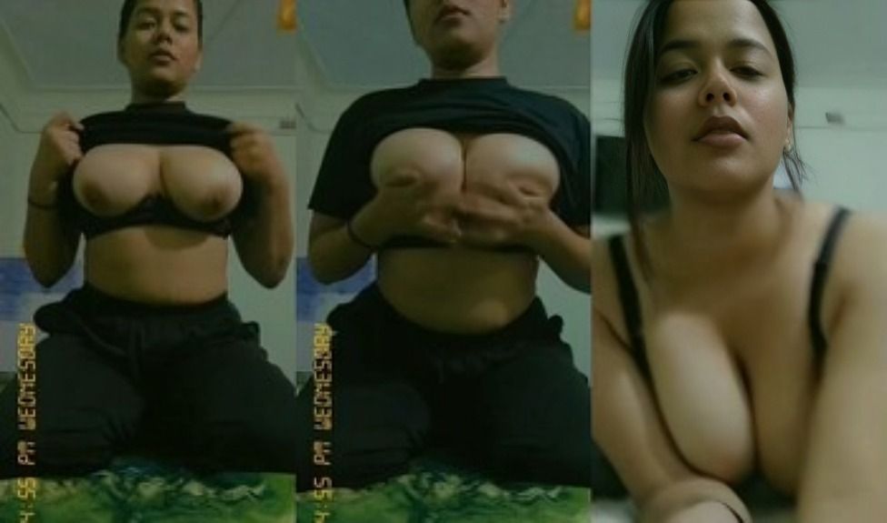 Cute Indian Mal Shows Her Boobs Busty