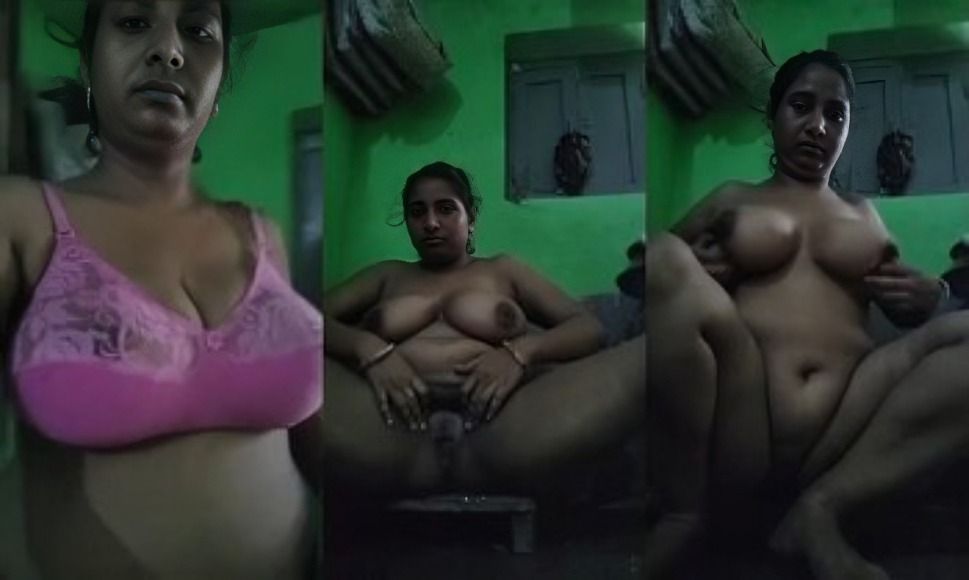 Horny Indian Bhabhi Shows And Fingering Busty