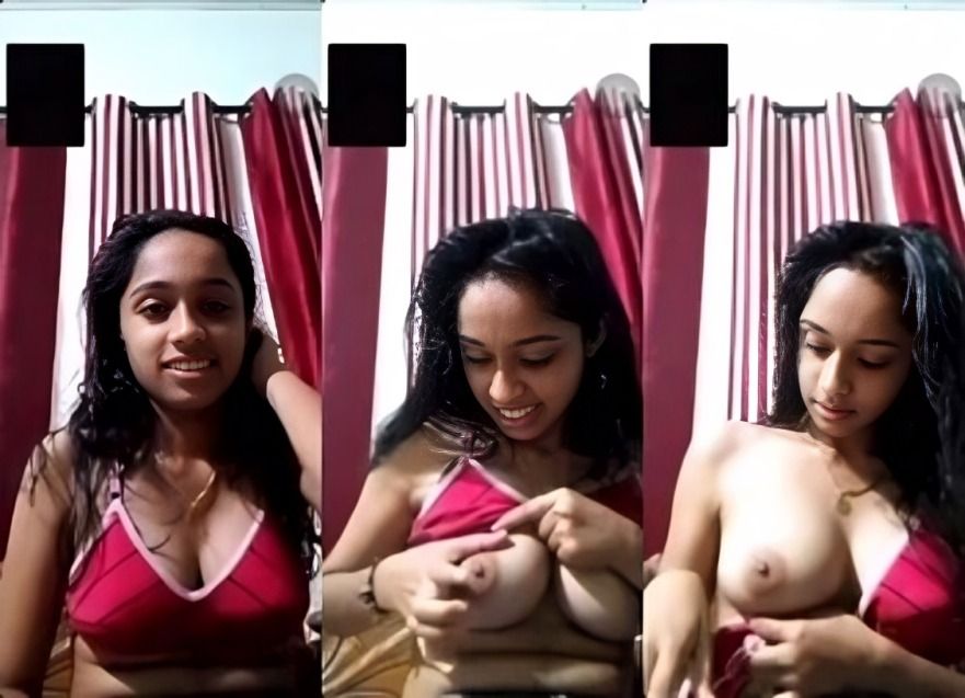 Sexy Indian Mal Shows Her Boobs Cute
