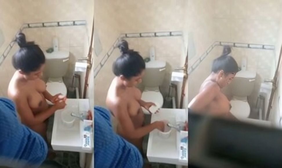 Indian Mom And Daughter Bathing Capture