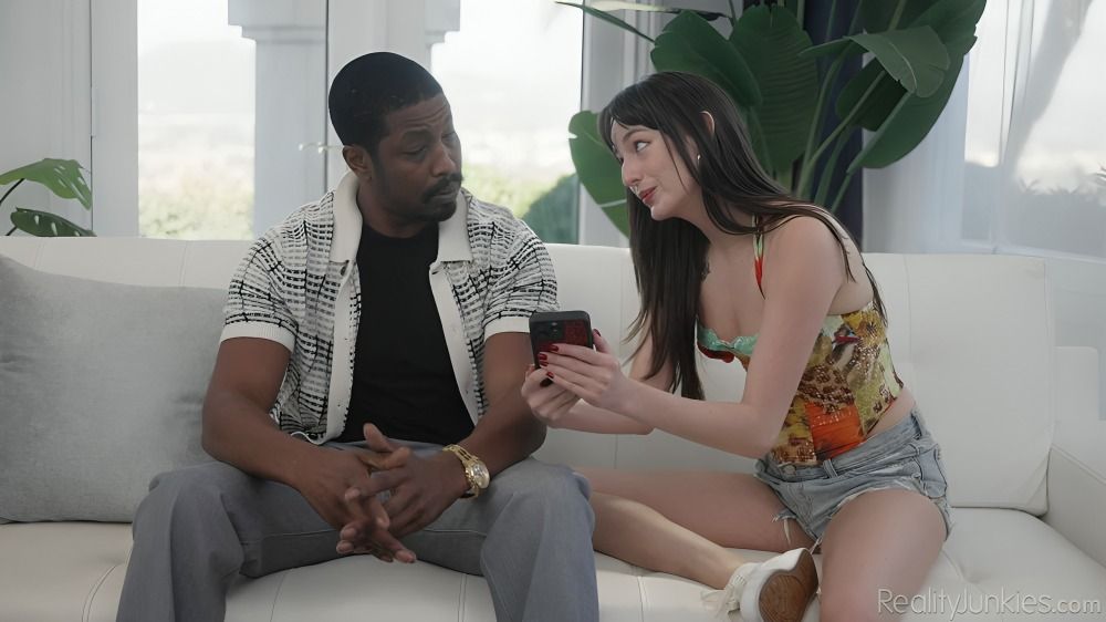 [RealityJunkies] Lana Smalls – My Hot Step Sis