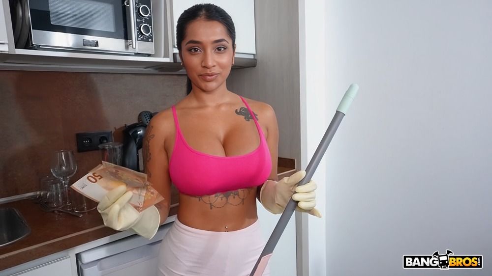 [BangBros] Yasmina Khan – Horny For Money