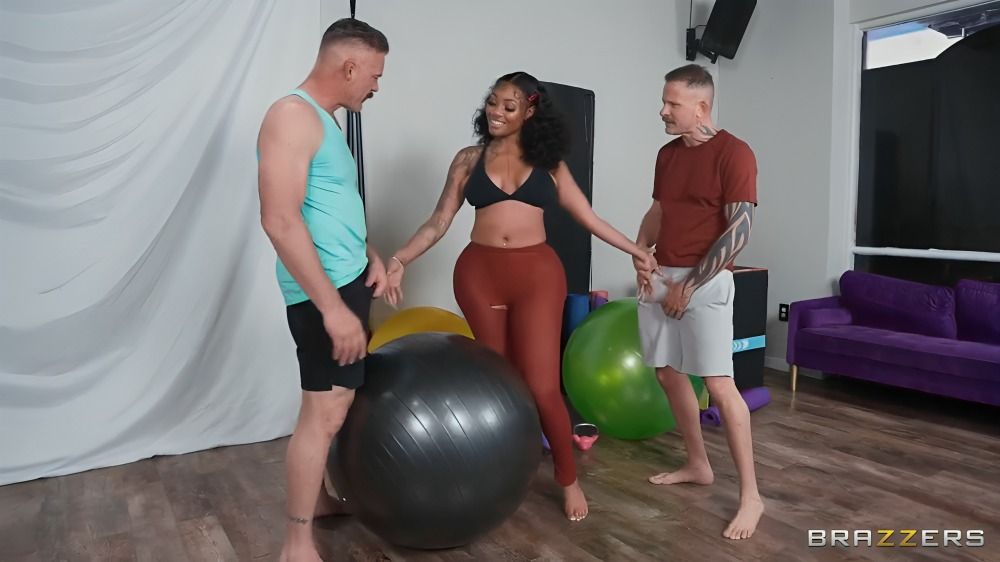 [Brazzers] Litty Britty – Yoga Class Premium Seating