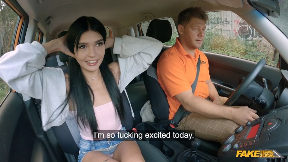 [FakeDrivingSchool] Luna Wolf – Oh Fuck, I’m Stuck