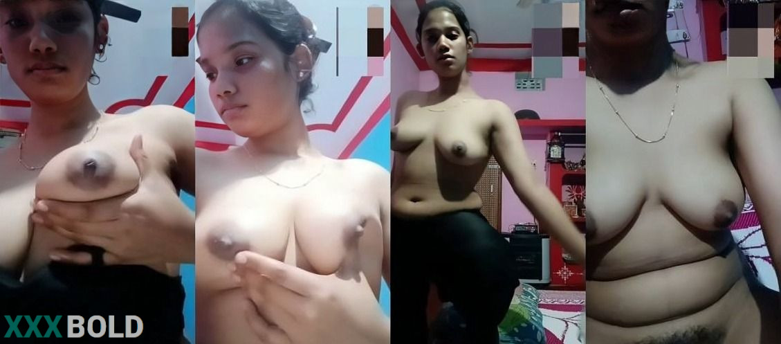 Cute Desi Girl Aunty Shows Boobs
