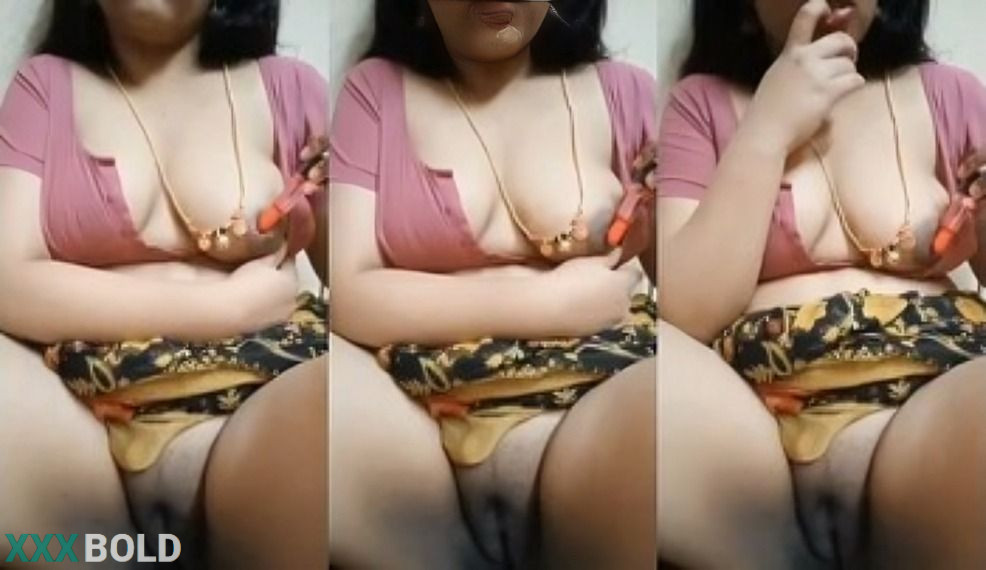 Sexy Indian Telugu Bhabhi Shows Boobs And Pussy