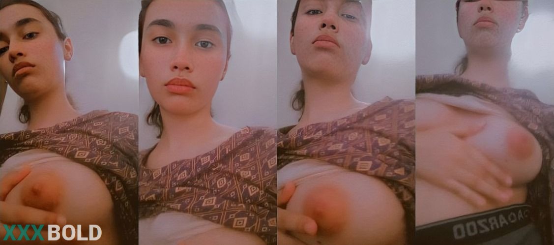 Cute Desi Mal Shows Her Boobs