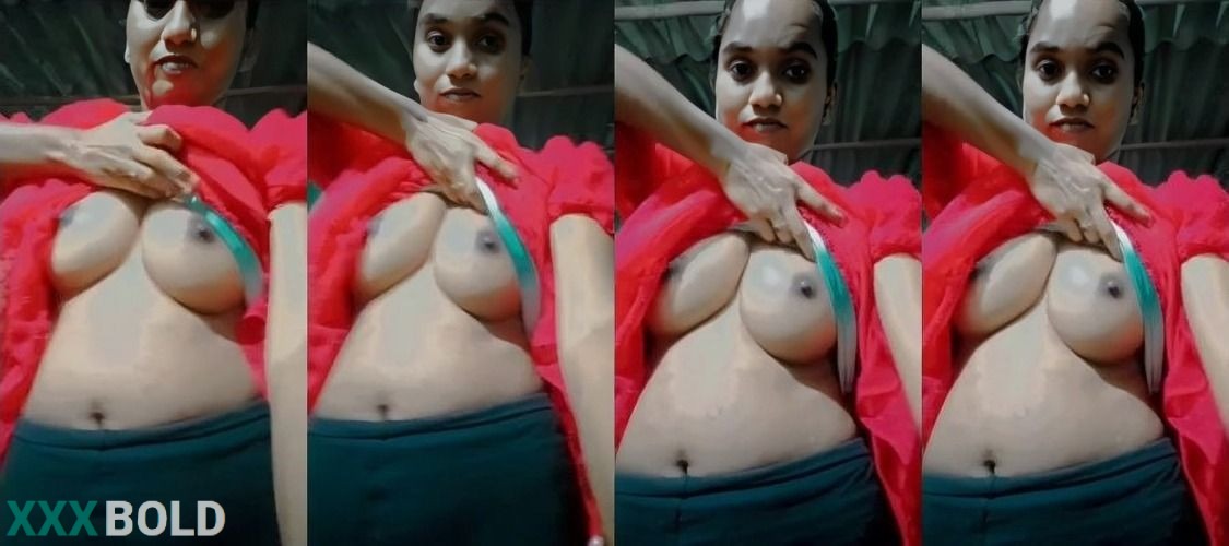 Cute Desi Vlg Mal Shows Boobs For Bf