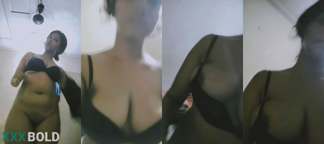 Cute Desi Girl Shows Boobs Camera Recorded
