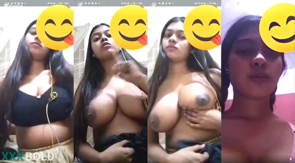 Cute Desi Mal Shows Her Big Boobs
