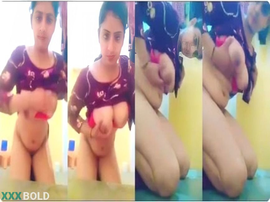 Desi Lady Showing Boobs And Ass