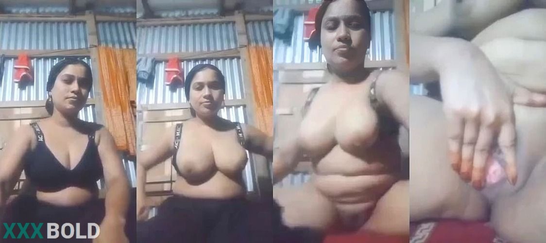 Desi Vlg Bhabhi Shows Her Nude Body