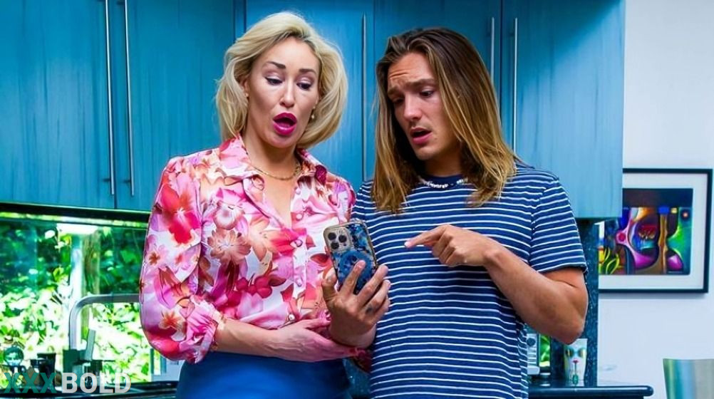 [FillUpMyMom] Ryan Keely – Slutty Stepmom Swipes Right For Dick!