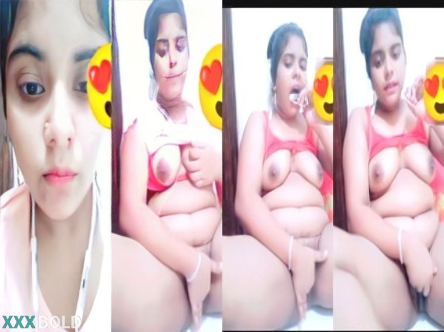 Sexy Desi Girl Shows Her Boobs And Pussy On Vc