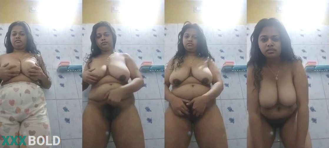 Sexy Desi Girl Striping And Shows Nude Body