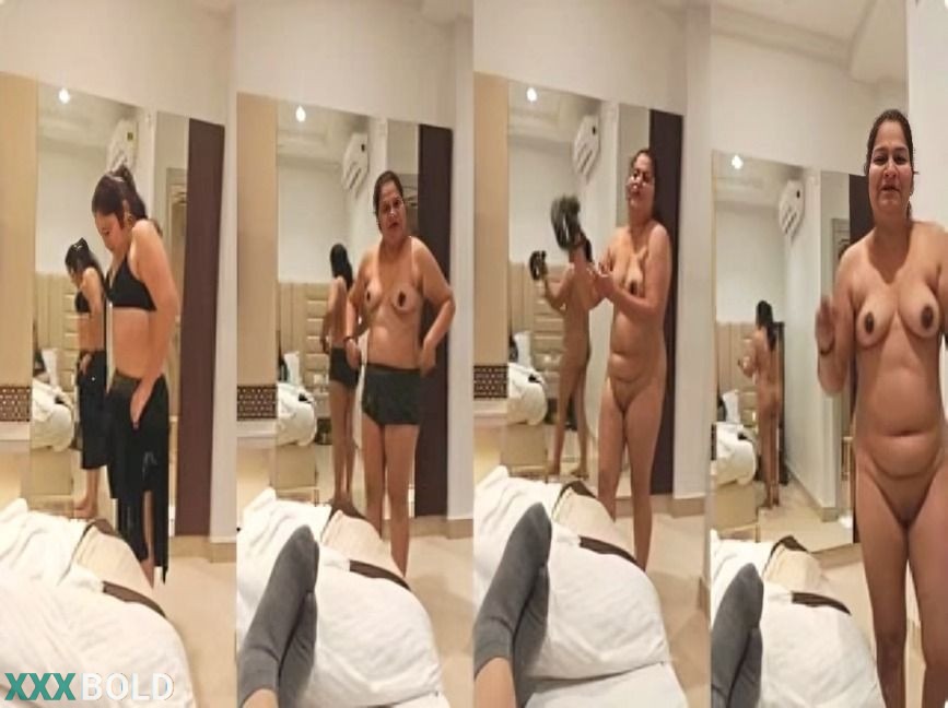 Super Hot Desi Wife Boobs And Pussy Video Record By Hubby