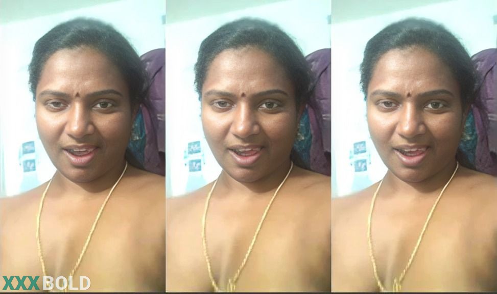 Tamil Aunty Showing In Bathroom