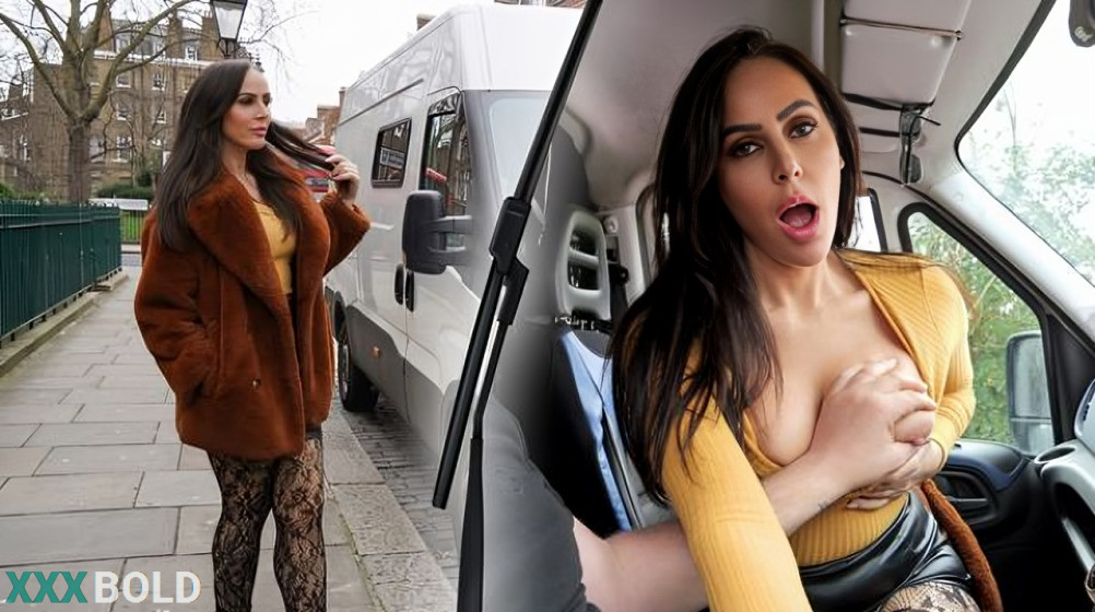 [ThePickupVan] Safari Rules Samantha Jayne Doesn’t Need A Seatbelt For This Ride